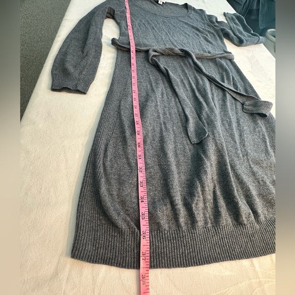 Liz Lange Maternity Dress Gray Knit With Waist Tie. Size Medium - Picture 6 of 7